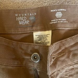 mountain hardware mens beige pants